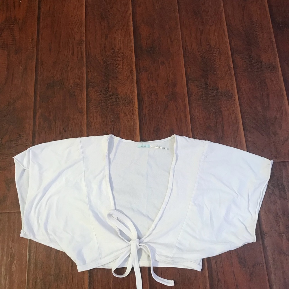 Cropped tie-up